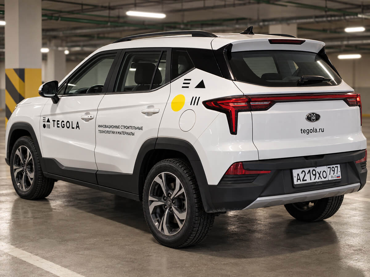 Минималистичное брендирование автомобиля Tegola